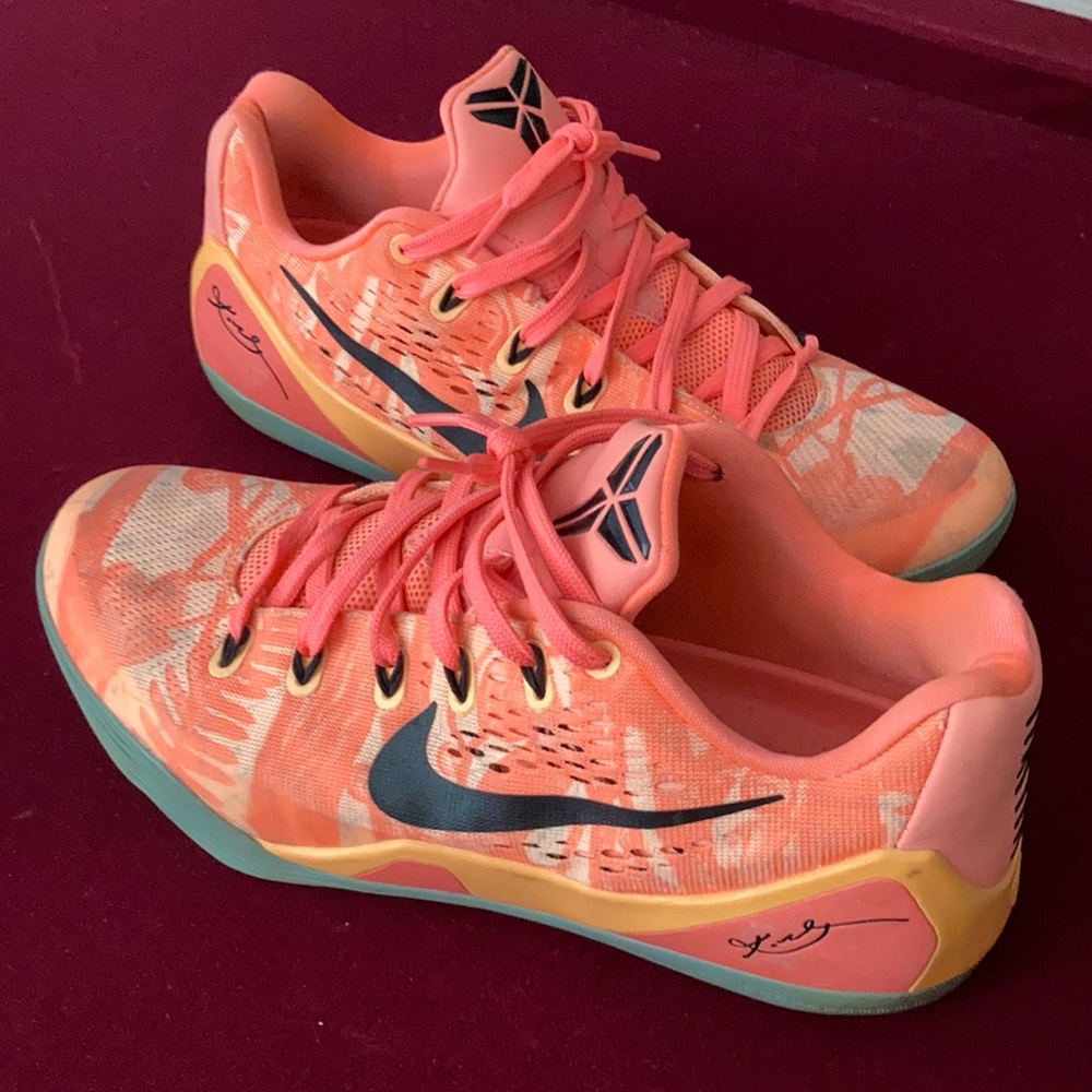 Kobe 9 EM Bright Mango Size 9